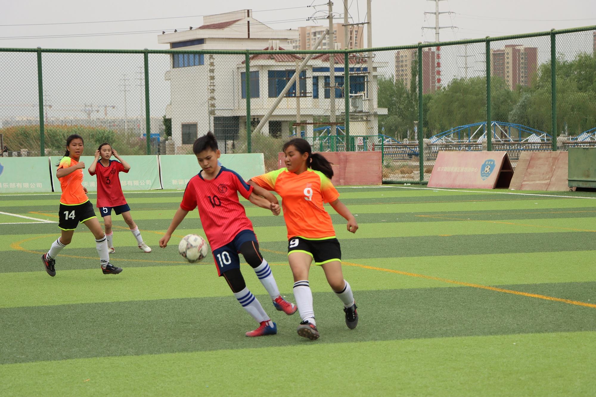 轮台县小学领导团队引领迈向新高度